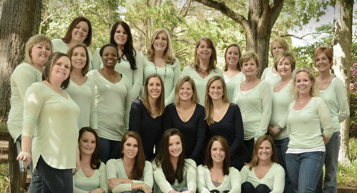 India Hook Dental Care Invites New Patients for Experienced, Gentle